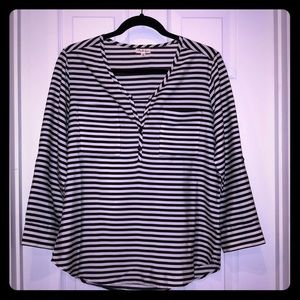 Sz S, black and white striped 3/4 sleeve blouse